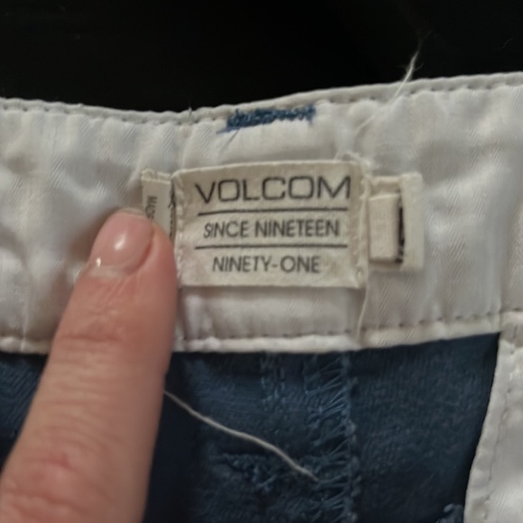 Volcom blue khaki shorts - Picture 2 of 4